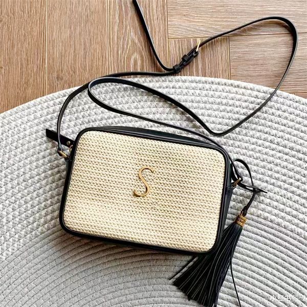 Diseñador de lujo Tejido de paja Rafia LOU Bolsas para cámara Moda para mujer Verano Cruz Cuerpo Con correas para los hombros Sobre Pochette Bolsas para hombre Embrague de playa Bolso de mano