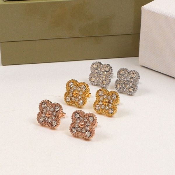 Boucles d'oreilles de créateur de luxe Boucles d'oreilles trèfle à quatre feuilles Mode féminine Boucles d'oreilles en diamant en or 18 carats Bijoux
