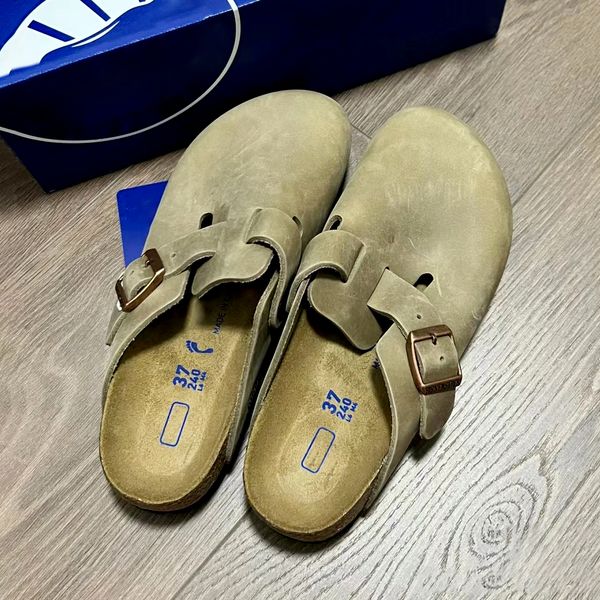 Dhgate Designer Modafers Sliders Mens Shoe for Womens Luxurys Slide Mule Summer Sandale Suede Cork Bostons Clog Celtics Flat Talon Slippers Chaussures en cuir Sandale