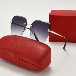 Lunettes de soleil de créateurs de luxe pour hommes lunettes carti lunettes de mode Femmes Big Square UV400 Gold Frame Beach Show avec boîte en or Sunglasses sans cruche
