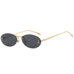 Luxe designer zonnebril voor vrouwen bril mannen vrouwen brillen PC lens full frame UV400 goggle reizen strand brief oversized Adumbral