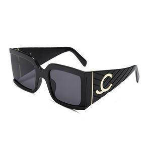 Luxe designerzonnebril voor dames Oversized zonnebril met geruite rand en case Design-zonnebril Autorijden Reizen Winkelen Strandkleding-zonnebril