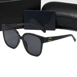 Luxe designer zonnebril voor vrouwen Polaroid lens Cat oogframes brillen brillen Mans UV400 Beschermingsglazen damesbrillen