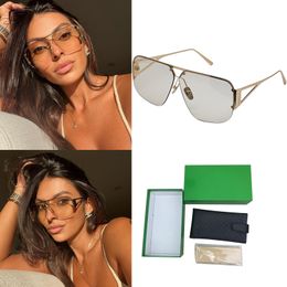 Gafas de sol de diseñador de lujo para mujeres Medio marco de mujeres lentes marrones transparentes Uv400 Protege lentes Retro Gamias de gafas Diseño de mariposa caliente Ven con estuche original