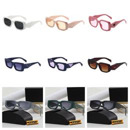 Gafas de sol de diseño de lujo Gafas de sol de playa al aire libre para hombres y mujeres Marco pequeño Calidad de moda Múltiples opciones de color caja de correa 66