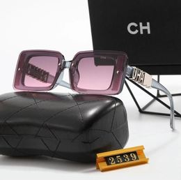 Luxe designer zonnebril Men Men Dames Zonnebril Classic Brand Luxe zonnebril Mode UV400 Goggle met doos Retro bril