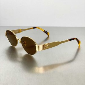 Luxe designer zonnebril zonnebril occhiali di lusso flash sale vintage zonnebril voor dames platte top brillen metalen frame CL40235U uitlaat