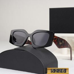 luxe designer zonnebril dames mannen zonnebrillen heren klassieke stijl brillen in de mode buitensporten UV400 reizende zonnebril unisex bril tinten van topkwaliteit