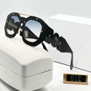 Gafas de sol de diseñador de lujo Mujeres Hombres Gafas de sol Moda al aire libre UV400 Viajar Gafas de sol Gafas retro clásicas Gafas deportivas Tonos de conducción con caja