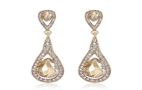 Luxury Designer en larme en larmes Champagne Crystal Boucles d'oreilles pour femmes Couleur en or charme à oreilles