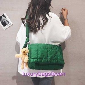 Luxe designer draagtassen Bottgss Ventss Cassette online winkel Net rood dezelfde spons geweven kussentas dames enkele schouder Messenger dons met echt logo