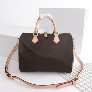 Designer de luxe fourre-tout pochette marque sacs à bandoulière Lou classique en cuir sac de voyage 25 30 35 CM mode femmes Mono oreiller fourre-tout sacs à main changer messager porte-monnaie