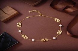 Diseñador de lujo V Collar colgante Collares con letras Gargantilla Pulsera Moda Mujer Pulseras de perlas Joyería clásica Popularidad Women1719847