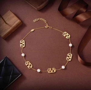 Designer de luxe contre collier pendentif Colliers de lettre de couchier Bracelet Feme Femme Pearl Bracelets Classic Jewelry Popularité Women9801457