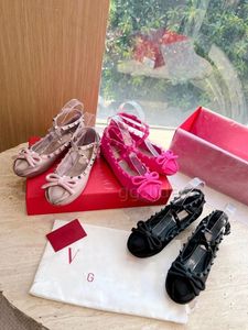 Luxe designer v Rivets Ballet Flats schoen vrouwen bowtie zijden satijnen slip op ronde teen dames jurk mode zachte zool schoenen maat 35-40