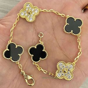 Designer de luxe Van Four Leaf Clover Bracelet Elegant Fashion 18K Gold Onyx Shell Mother of Pearl Ladies Gift With Box