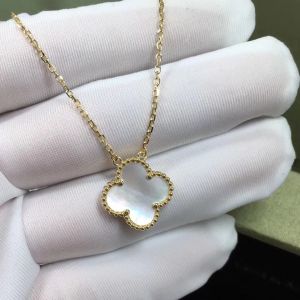 Designer de luxe Vanly Cleefly Clover Collier Womens Fashion 15 mm Fleurs Bijoux pendentif à quatre feuilles pour collier de chaîne en or cou