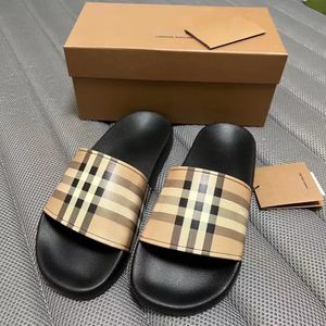 Tartan Slipper Sandal Caoutchouc Casual Chaussure Classic Mule Femmes Mens Slide Black House Designer Sandale Flip Flop Summer Beach Pantoufles à talons plats en plein air Sliders Lady