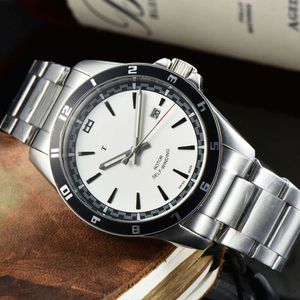 Montres de créateurs de luxe Tudores Black Bay AAA 3A Montres de qualité supérieure 44mm Hommes Saphir Cristal Automatique Montre Mécanique Femmes Avec Boîte-Cadeau En Gros