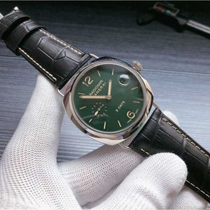 Luxe designer horloges waterdichte polshorloge horloge voor heren mechanische automatische beweging saffierspiegel 44 mm rubber horlogeband