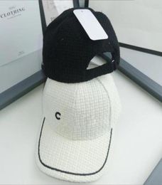 Designer de luxe Wide Brim Ball Caps pour les hommes Femmes Fashion Mode Double lettre Impression de broderie laine Fisherman Hat Winter W9538447