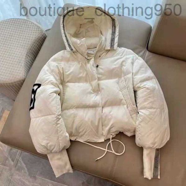 Diseñador de lujo Mujer abajo chaqueta otoño e invierno mujeres chaquetas acolchadas abrigo bordado C solapa con capucha cremallera casual corto pequeño parka giacca cortavientos