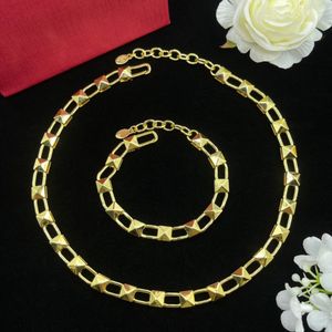 Diseñador de lujo Mujeres Pulseras de oro de 18 quilates Collar de pulsera de cadena de plata con logotipo de letra Acero inoxidable Chapado en oro Hombres Cadenas de mano Joyería de moda Fiesta de regalo