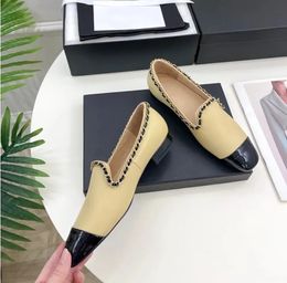 Luxe Designer Vrouwen Casual Schoenen ModeEcht Lederen Loafers Lage Hakken Ketting Retro Flats Vierkante Neus Instapper Loafer Runway Outfit Vrouwelijke Schoeisel