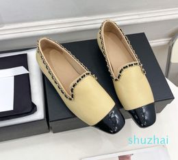 Luxe Designer Vrouwen Casual Schoenen ModeEcht Lederen Loafers Lage Hakken Ketting Retro Flats Vierkante Neus Instapper Loafer Runway Outfit Dames