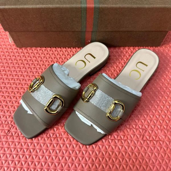 Diseñador de lujo Guccie para mujer hombre Moda Verano Sandalia de playa Horsebit Cuero en tonos dorados Zapatilla con letras Tacón alto