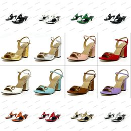 Designer de luxe Femme Bit de cheval Bloc talons Sandales Toe Toe Toe Talon String Sandale Calais en cuir Boucle en cuir Lady Elegant Gladiator Sandalias EU35-44