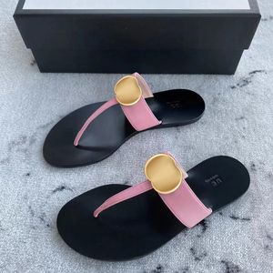 Véritable cuir Flip Flop sandale mode nouveau style pantoufles été extérieur sandale designers chaussures de qualité supérieure femmes hommes mule talon plat noir blanc slide sliders