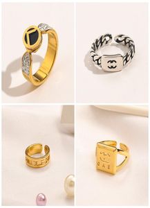 Designer de luxe Femmes Love Ring 925 Anneaux d'or en argent Bijoux de mode en cuivre Spirale Anneau de mariage Diamond Alphabet Accessoire 9451385