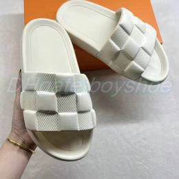 Crème zwarte luxe vrouw witte slipper waterkant muilezel platform dia maxi damier rubber check schuim waterdichte sandaal man designer schoen