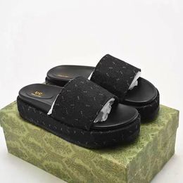 2024Nieuwe platform sandaal Slipper luxe Designer mode Casual Slide reizen strand canvas damesschoen Mule loafer sandale zwembad buiten heren zomer Sliders Met doos