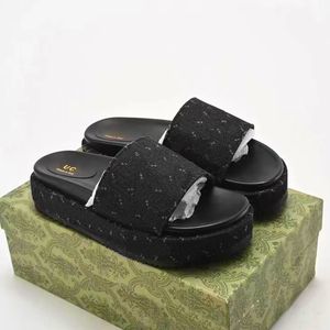 2024 Nueva plataforma Sandalia Slipper Luxury Designer Moda Casual Diapositiva Viaje Playa Lienzo Zapato Mule Loafer Sandale Piscina Al aire libre Para hombre Verano Sliders con caja