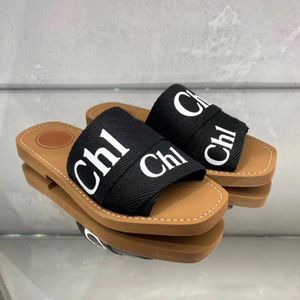 2024 Nouvelles chaussures de plate-forme Woody Sandale Mule Hotel Beach Chloee Luxury Designer Slipper Toile Sliders Beach Sandale plate Intérieur Femmes Mens Outdoor Casual Shoe Slides