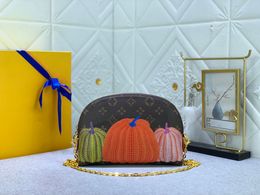 Bolso de diseñador de lujo para mujer, bolsa de maquillaje de lunares y calabaza con flores antiguas, alta calidad, Otoño/Invierno, M46472, 2023