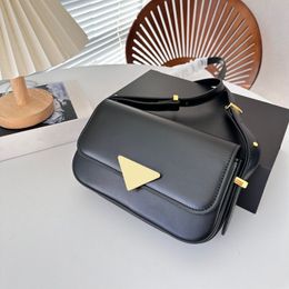 Luxe designer damestassen, die zowel op één schouder als crossbody gedragen kunnen worden, modieus en veelzijdig zijn, klassieke messenger bags, handtassen en werktassen