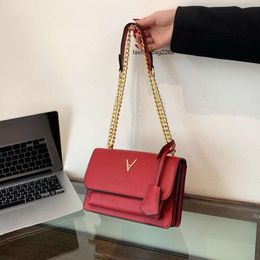 Decorteur de luxe pour femmes sac à main Nouvelle mode flip sur épaule unique Sac à corps croisé multifonctionnel petit sac carré de mode sac à main pour femmes sac à main bhez