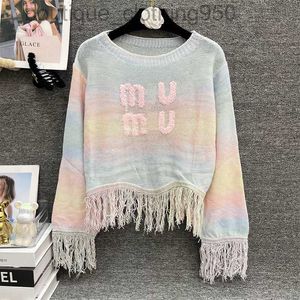 Designer de luxe Pull pour femme Personnalité Glands d'automne Stéréogramme Pure Tie Dyed Hole Stripe Chaud doux en hiver Service de livraison évidé à la maison 40-60 kg