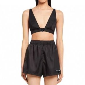 Diseñador de lujo Pantalones de dos piezas para mujeres más vendidas Shorts negros Sets Lingerie Set Triangle Board Board Top Toques de tanques Terma