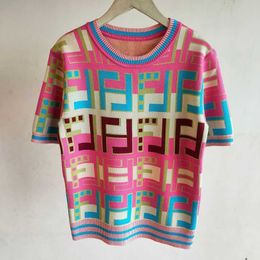 Camiseta de diseñador de lujo para mujer Principios de la primavera 2023 Color trabajador Jacquard Manga de cuello redondo Grano curvo Tela de seda de hielo Camiseta