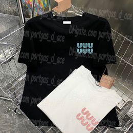 Diseñador de lujo Camisetas para mujeres Tamas de contraste Camas Tops Cartas Flocking Camisetas de manga corta Casco Volidería Volidería Camisa