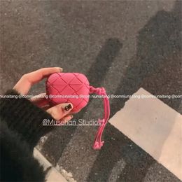Luxe designer dames hoofdtelefoon kussen kussen goede kwaliteit oortelefoonkoffer met ketting rode kleur weven handphone cover 2022