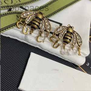 Luxe ontwerpers merk letters stud oorbellen geometrische beroemde vrouwen 925 zilveren kristal strass pearl bijen hanger oorrang bruiloftsfeestje joodlry
