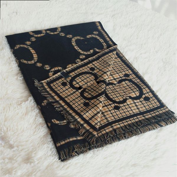 Designers de luxe Foulards en soie hiver Grandes lettres Écharpe en cachemire Hommes Femmes Pashmina Haute Qualité Designer Foulard Châle décontracté 300F