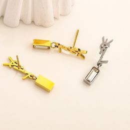 Designers de luxe Boucles d'oreilles pour femmes plaquées en acier inoxydable Lettre Boucle d'oreille Stud Designer Marque Lettre Géométrique Femmes Fête de mariage Bijoux Cadeaux 20Style