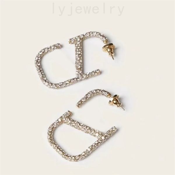 Boucles d'oreilles de luxe en diamant V lettre boucles d'oreilles de créateur avec diamants complets femmes orecchini métal amour rue titane acier glacé boucle d'oreille de luxe charmant ZB031 E23