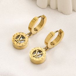 Boucles d'oreilles de cerceau de diamant de luxe Designer boucles d'oreilles de marque de marque d'oreilles chaîne d'oreille chaîne géométrique femmes accessoires de bijoux 20 style